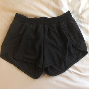Lululemon running short with tulip hem